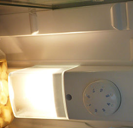 Замена лампы холодильника
